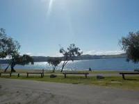 Spacious Holiday Home 5minute walk to the Lake