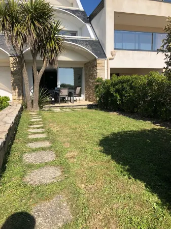 Loriot1 apartment sea view on the fort blocked, ploemeur