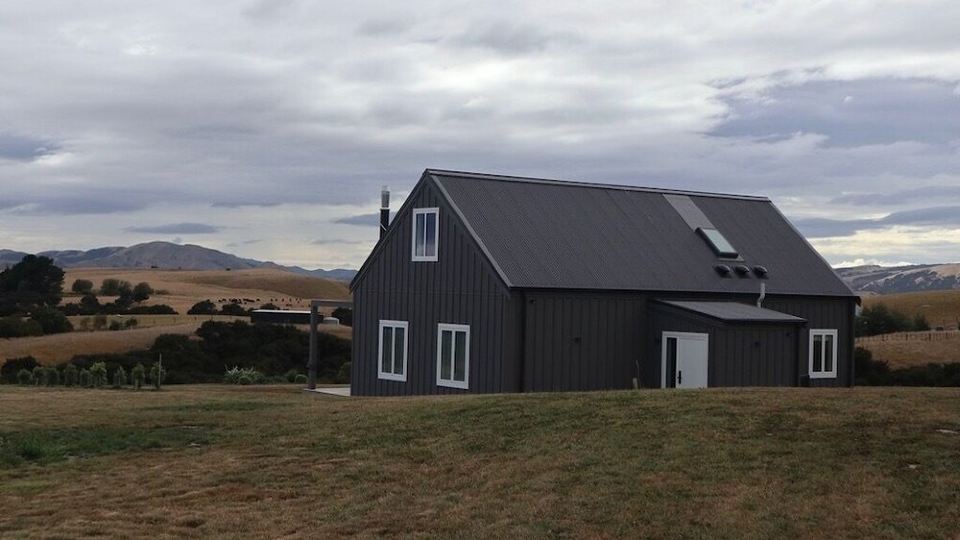 Beautiful Wairarapa views, short drive to all Martinborough has to offer