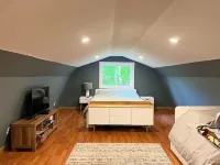 Beautiful  1-bedroom Cottage on Shawanaga Lake Hotels in Parry Sound District