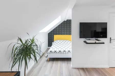 Glam bright apartment 2nd floor Отели рядом с достопримечательностью «Площадь Друэ д'Эрлон»