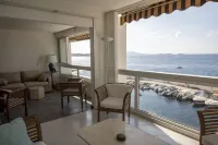 Waterfront apartment