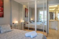 Nautic Palace Apartment with pool + parking + Air Conditioning near the sea