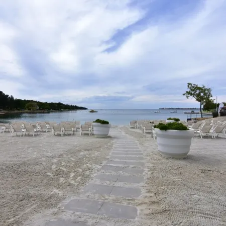 Apartment NOA1 Poreč-Tar with swimming pool, balcony, games room, Wi-Fi, barbeque