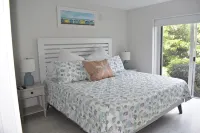 Beautiful 2/2 Beachfront Condo-Capstan415