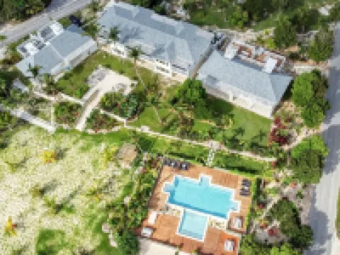 2BR/2BA Ground Floor Apartment pool/garden view #5 Hotels in Governor's Harbour