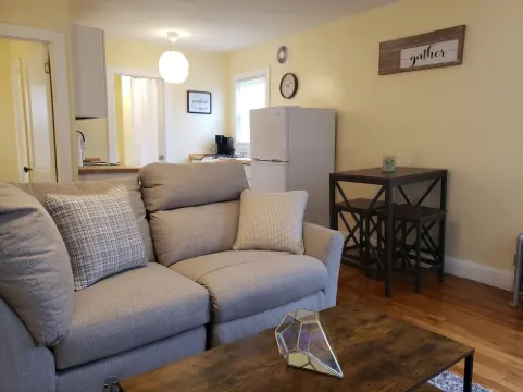 The West Loft at Dartmouth Avenue *New 1-Bed Apt