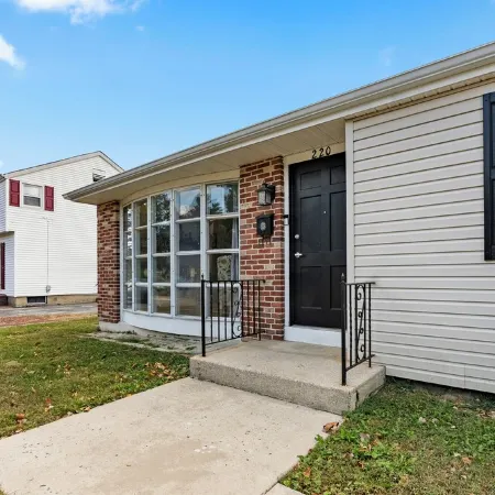 Charming 3-bedroom house in Glassboro with WiFi, AC