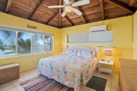 Great Exuma Ocean Front Beach House-Private Beach-Close to Airport-ParadisePoint  호텔