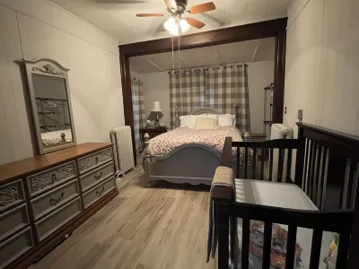 Wisteria House sleeps 8, book for 6-8 guests, receive 10% discount