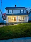 Cozy 3BR farmhouse retreat with fenced back yard