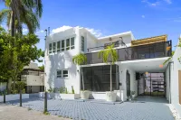 Luxury 1 bed Apartment 9. Steps from the beach! Hotels in Ocean Park