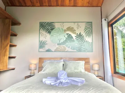 Wake Up with the Birds in Monteverde – Balcony, Views & Great Location