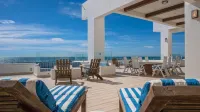 A Hidden Paradise: Spacious Beachfront Oasis - Perfect for Families and Retreats