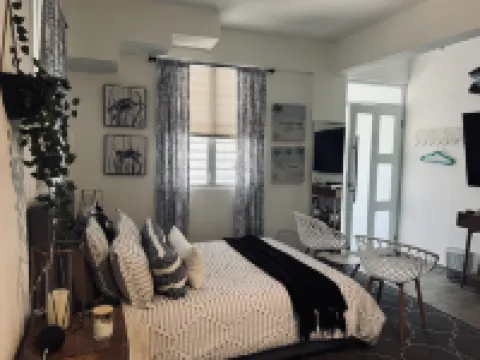 Hidden gem, 4 min drive to Corcega Beach, private house