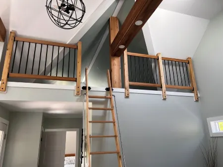 New, Quiet, and Bright private detached house with AC.