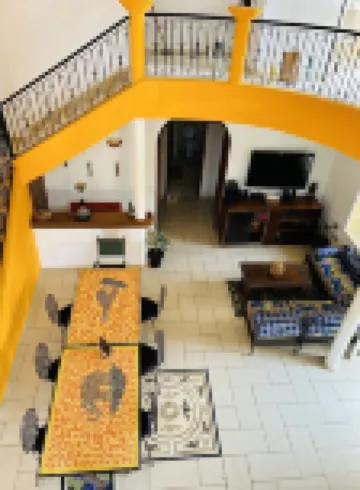 In Saly on the small coast house of 450 m2, with 5 bedrooms and private pool