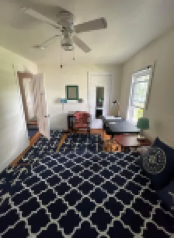 Captain's Guest Room w/Private Bath. Walk to Everything.