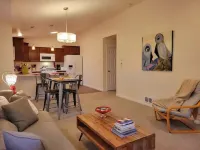 Birdsnest Rest Downtown Redmond Or. Walk to restaurants, breweries and shopping!