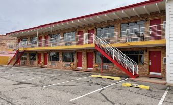 Apache Motel