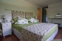 Comfortable villa with private pool and large garden, near Como and Milan