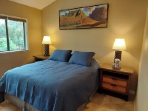 Partial Ocean View from private lanai, Queen Bed.....fully furnished condo