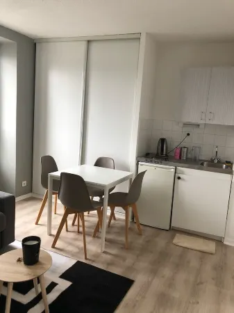 Apartment close to beaches and shops. Balcony with sea view. Seaside resort.