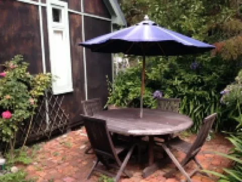 Studio set in beautiful english cottage gardens Hotels in Greytown