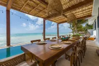 LUXURY BEACHFRONT VILLA  Includes 3 Pools, Wifi, Best Snorkeling & Kayaking Bay