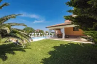 Villa Mirna with private pool near beach