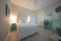 Key West Style Apartment - with pool/hot-tub