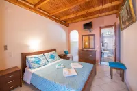 Rainbow apartment A,Pelekas beach,40 meters from the sea Hotels in Parelia