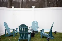 Townhouse mins to UofL & Churchill Downs/hot tub