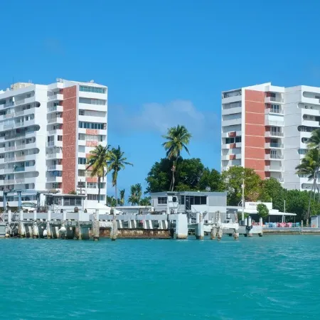 Private Island 1BR Condo with Oceanview, Pool View, 500MB WiFi & A/C