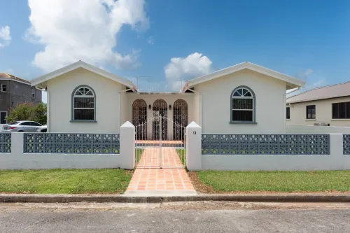 Bring the whole family to this great house with lots of room for fun. Hotels in Mullins