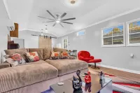 Brand New Modern King Suite10mins from Downtown