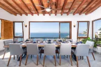 Luxurious Tropical Oasis w/ 2 Private Pools & Jacuzzi