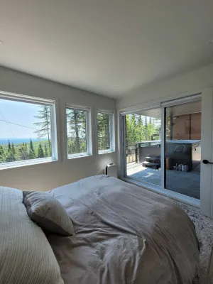 Vivez l'expérience de la vie à la montagne dans notre chaleureux chalet! 셍-노엘 공원 주변 호텔