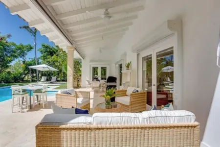 Family and Renovated Villa in Punta Cana Near Beach - Maid and cooking included