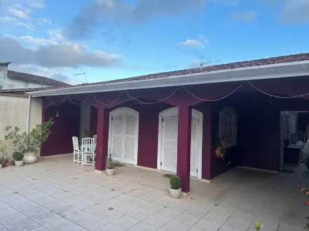HOUSE IN THE CENTER OF BERTIOGA