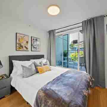 Luxury 3 Bedroom Townhome in Downtown Vancouver with Rooftop Patio Rooms