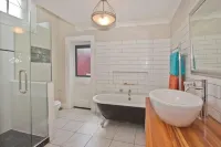 The Orange Lodge - Petone - Wellington - Broadband Hoteller i Petone