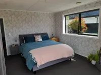 Lake Hawea Spacious Family Home