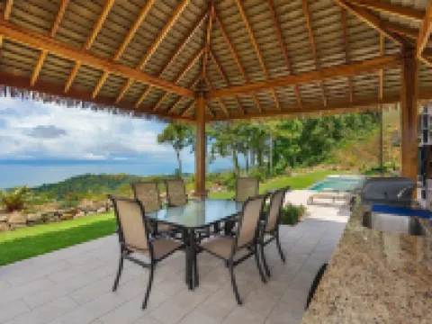 Casa Montaña - Majestic Ocean Views at Dominical Hills Hotels in Savegre