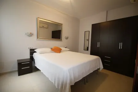 OPEN SKY VALLEY & CAR (PET ALLOWED)