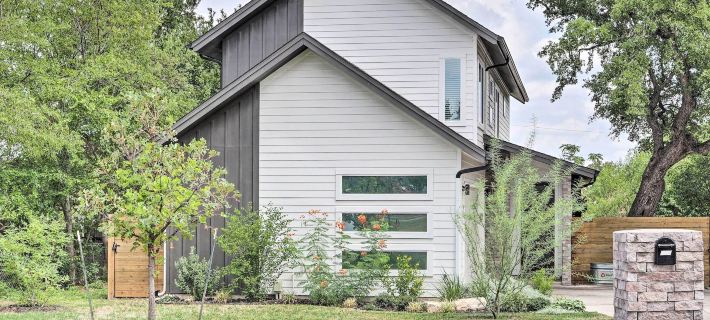 Gorgeous Georgetown Home, Walk to the Square! Hotels in Georgetown