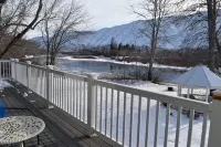 Warm Springs Inn & Winery - Bjergudsigt