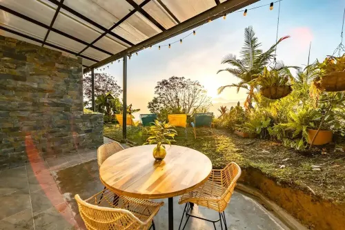 Casa Chévere - Vibrant & Fun Lakeside Oasis