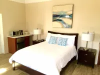 Paraquet Apartments