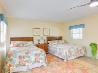 Dock & Fire Pit: Scenic Studio on Suwannee River! Hotels in Levy County
